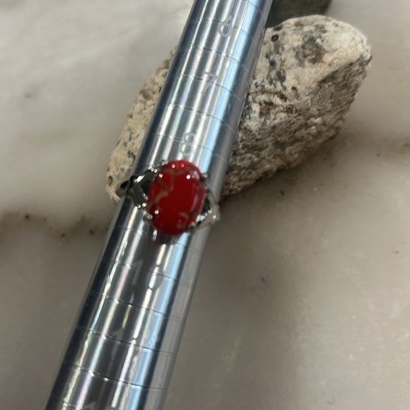 Red Howlite Oval Statement Ring - Picture 6 of 8